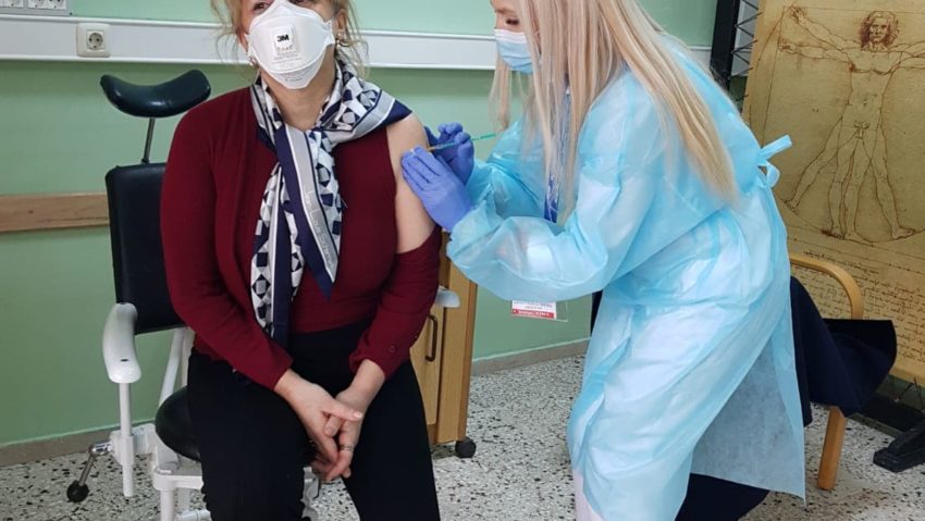 Medicii stomatologi Raluca Soran și Bogdan Gaiță sunt exemple de urmat! S-au vaccinat pentru stoparea pandemiei de SARS CoV-2