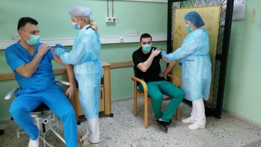 [AUDIO-FOTO] Vaccinarea continuă în Caraş-Severin. Alte 650 de doze au ajuns în judeţ