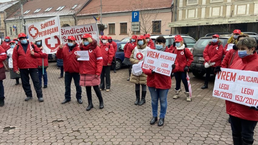 Revendicări ale membrilor SANITAS la Prefectura Hunedoara