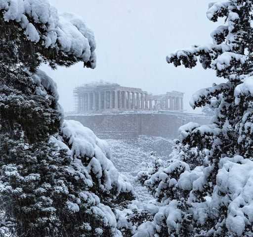 Grecia a fost acoperită de zăpadă