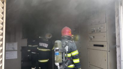 Incendiu la un bloc de garsoniere