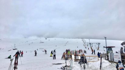 [AUDIO]Staţiunile montane din Caraş-Severin, deschise turiştilor de pretutindeni. Se recomandă echiparea corespunzătoare şi respectarea măsurilor de pandemie impuse de autorităţi