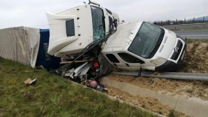 [FOTO] Grav accident rutier pe A1, în apropiere de Margina. O persoană a fost rănită