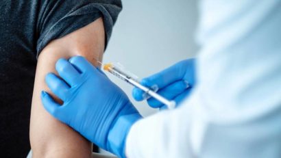 Vaccinul împotriva HPV va fi gratuit şi pentru baieţii cu vârsta între 11 şi 18 ani. Alte 7 vaccinuri au fost compensate