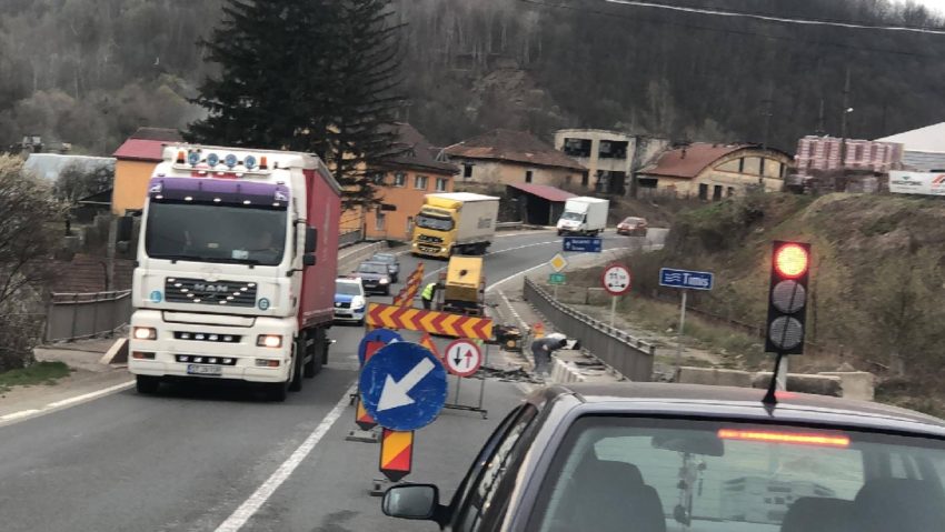 Atenţie şoferi! Se lucrează la poduri