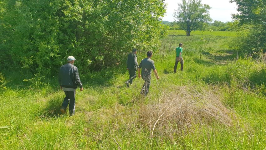 Mobilizare de forţe pentru căutarea tânărului care a dispărut din comuna Brebu. Peste 25 de polițiști, pădurari și localnici angrenaţi în această acţiune