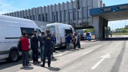 Poliţiştii de la Imigrări Arad au organizat o nouă acţiune de returnare a migranţilor