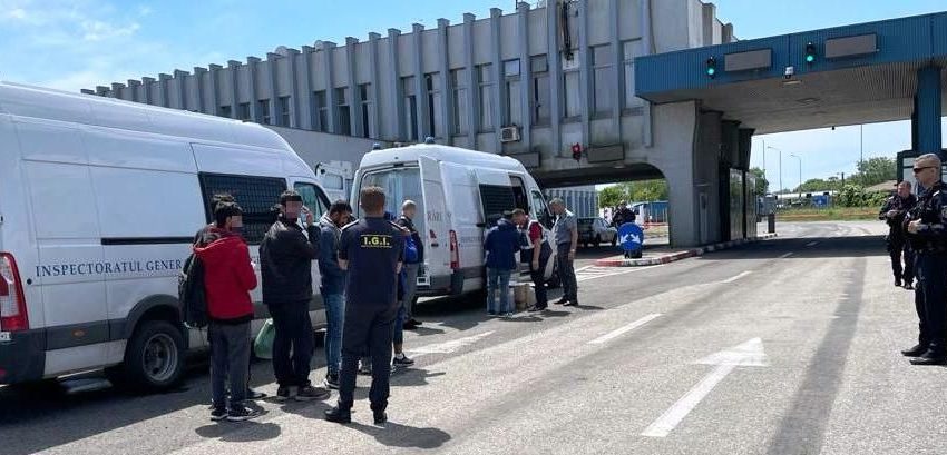 Poliţiştii de la Imigrări Arad au organizat o nouă acţiune de returnare a migranţilor