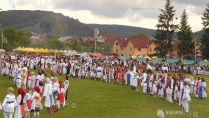 [FOTO] Ziua Naţională a Portului Tradiţional din România sărbătorită pe 9 Mai!