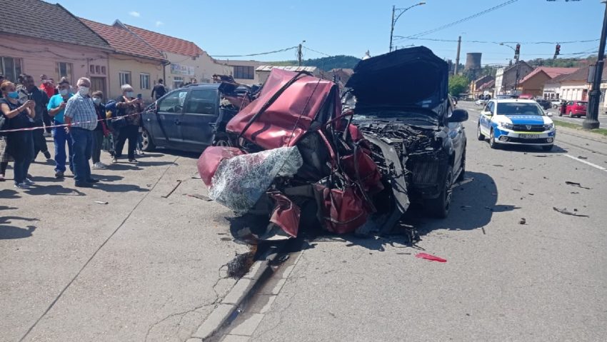 [FOTO-VIDEO] Accident spectaculos pe strada Castanilor din Reşiţa