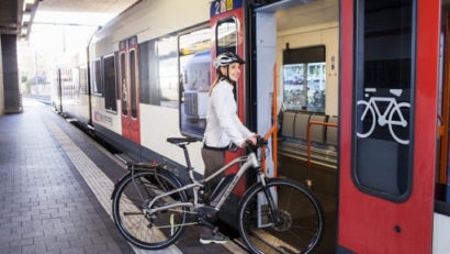 Cu bicicleta în… tren