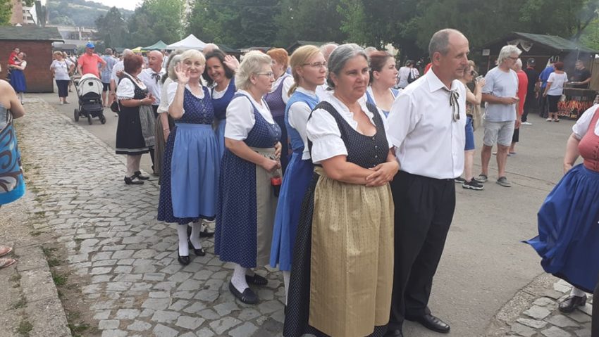 [AUDIO-FOTO] Etnicii germani din Banatul de Munte au prezentat la Reşiţa un regal de cultură şi folclor autentic