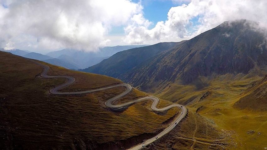 Circulația rutieră pe Transalpina a fost redeschisă, dar cu restricții