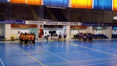 [VIDEO-AUDIO] Reşiţa a revenit în circuitul handbalului juvenil! Polivalenta găzduieşte zilele acestea turneul final al junioarelor III