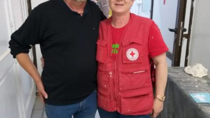 [FOTO] „Provocarea serii: între da şi nu”, ora 22:00, cu preşedintele Asociaţiei Cultură şi Fapte Bune, Lili Gherle şi directorul medical al Spitalului Judeţean de Urgenţă Reşiţa,dr. Emil Bunda! „Adoptă un salon” sau Solidaritate pentru sănătate!