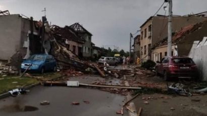 Tornadă în sudul Cehiei. Cateva orașe distruse parțial și cel puțin 3 persoane au murit