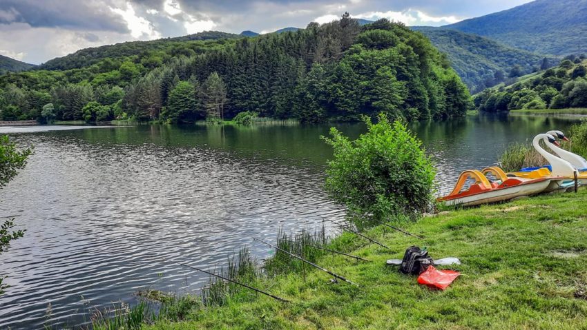 [AUDIO] Lacul de acumulare de la Gura Golumbului, în circuitul turistic al Cheilor Minişului din această vară