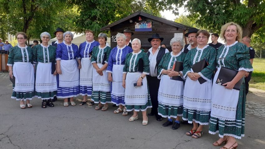 [FOTO] Recital de cor la Biserica romano-catolică „Preasfânta Treime” din cartierul Lunca Bârzavei din Reşiţa