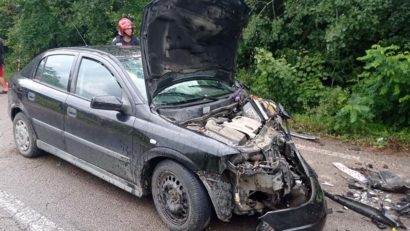 Accident pe DN 58 A, trei persoane rănite şi una decedată!