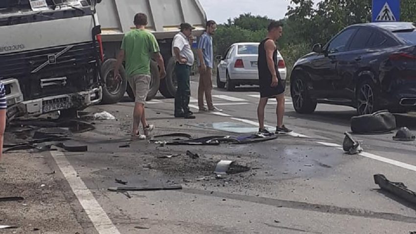 [FOTO] Tragedie pe o şosea din Timiş! Trei morţi şi patru răniţi în cel mai grav accident din acest an