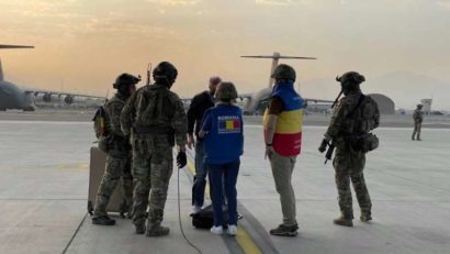 Aeronava Forţelor Aeriene care a transportat un român de la Kabul la Islamabad se va întoarce pentru preluarea altor 14