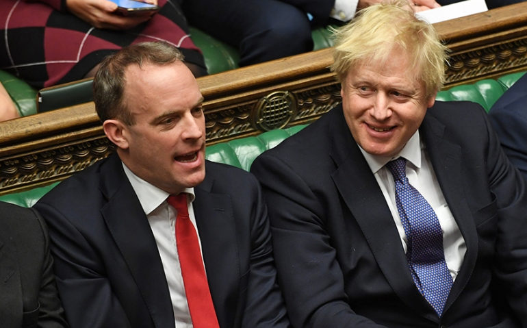 Boris Johnson și-a remaniat guvernul. 5 miniștri înlocuiți și Dominic Raab, criticat pentru gestionarea crizei Afganistan, trecut de la Externe la Justiție