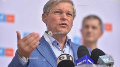 [FOTO] Dacian Cioloş a fost ales, vineri seara, în funcţia de preşedinte al USR PLUS