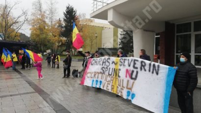 [FOTO-AUDIO] AUR ia atitudine faţă de certificatul verde!