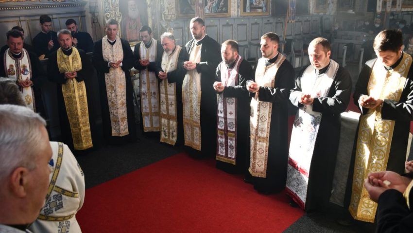 [AUDIO] Cerc pastoral misionar la Broşteni cu hirotonire de preot sârb în Protopopiatul Moldova Nouă