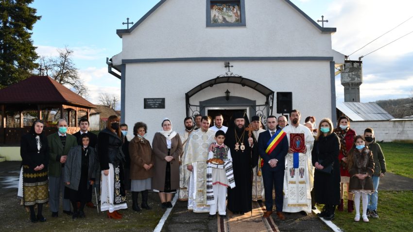 [AUDIO] Trei secole de la zidirea bisericii ortodoxe române din Surducu Mare marcaţi prin vizita Preasfințitul Părinte Lucian, Episcopul Caransebeșului