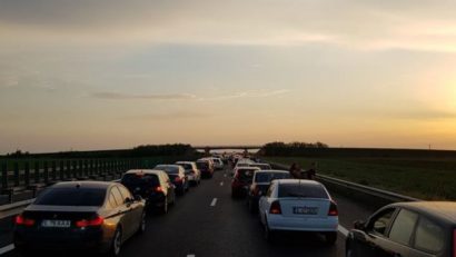 Coloane de autovehicule de 2 km pe Autostrada A1 Deva -Arad