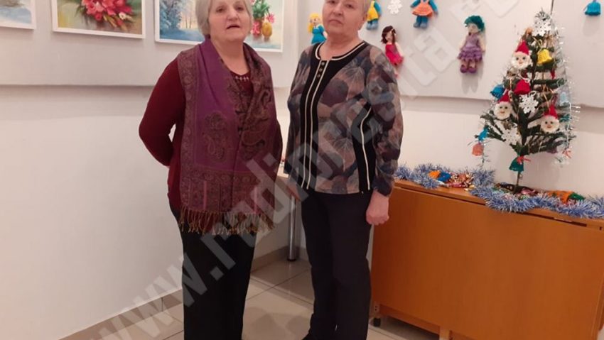 [FOTO] Surorile Frunză într-o expoziţie comună pe simezele galeriei Direcţiei pentru Cultură Caraş-Severin