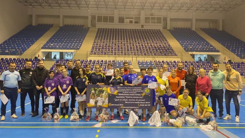 [FOTO-AUDIO] Banat Football Fest, o sărbătoare a fotbalului feminin! Patru echipe de junioare au bătut mingea în Polivalenta reşiţeană