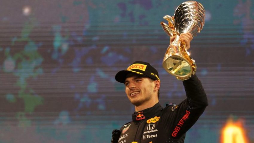 Max Verstappen i-a „suflat” trofeul lui Hamilton! Olandezul zburător câştigă primul său titlu de campion mondial