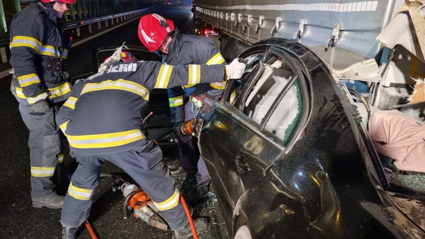 [VIDEO-FOTO] Grav accident pe autostrada Arad-Nădlac. În zona Punctului de Frontieră Nădlac II traficul este blocat