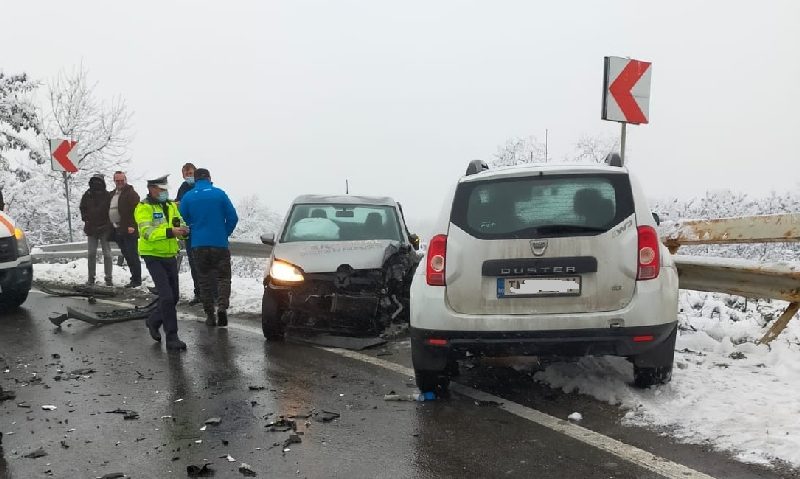 ATENȚIE! Se circulă în condiții de iarnă!