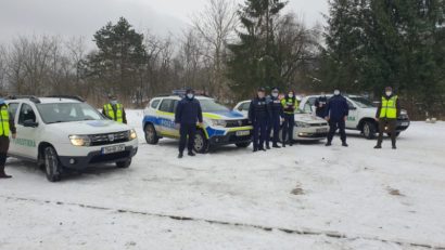 [FOTO] Garda Forestieră Timişoara combate ilegalităţile silvice din Caraş-Severin