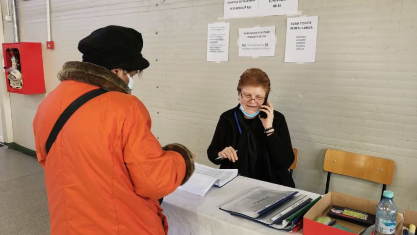 [AUDIO] Zile de foc pentru centrele de vaccinare anti COVID din Caraș-Severin