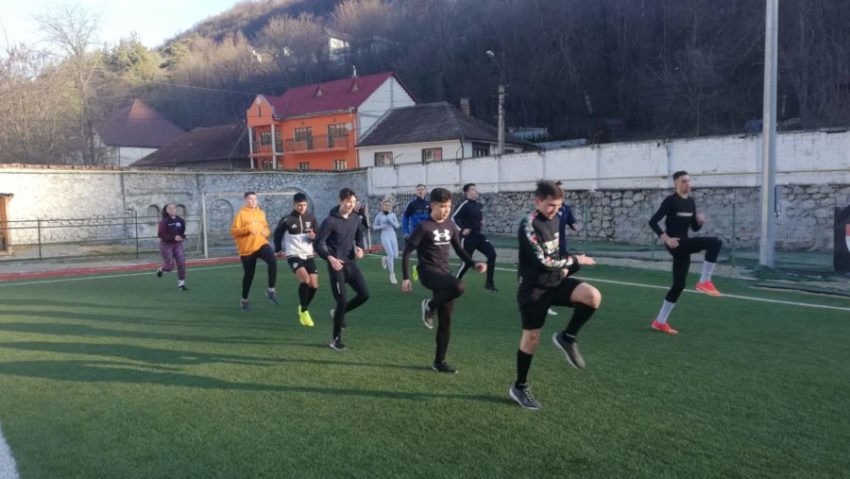 [AUDIO-VIDEO] Arbitrii cărăşeni se pregătesc pentru primăvara competiţională