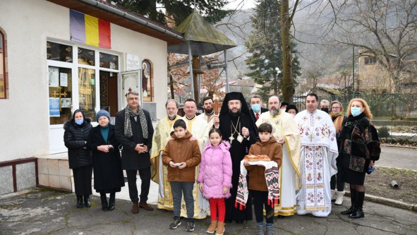 [AUDIO-FOTO] Preasfințitul Părinte Lucian, Episcopul Caransebeșului, în mijlocul beneficiarilor Căminului pentru Persoane Vârstnice Reșița