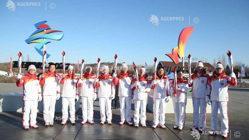 Torţa olimpică şi-a început periplul pe pământ chinez