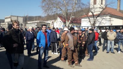 [AUDIO-FOTO] „Vatra” dă în clocot – la TMK Reşiţa au început protestele