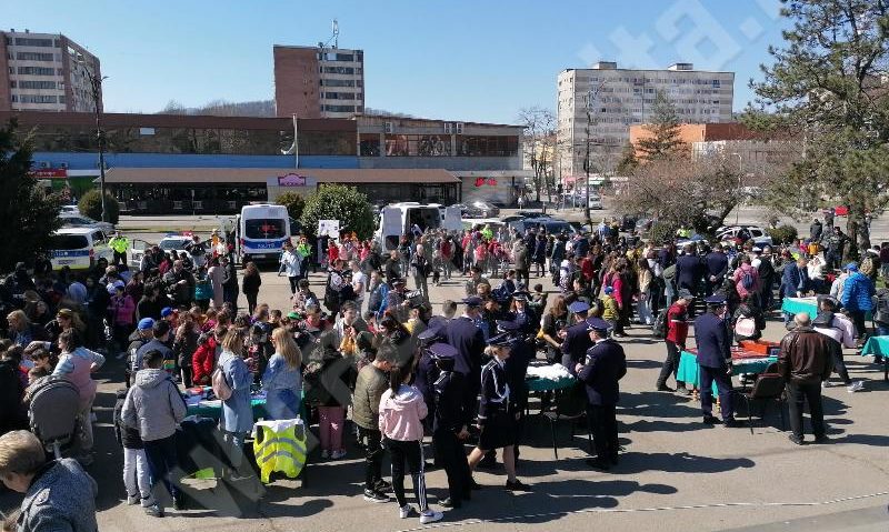 [FOTO-AUDIO] Ziua Poliţiei Române a fost sărbătorită de polițiștii cărășeni în mijlocul comunităţii