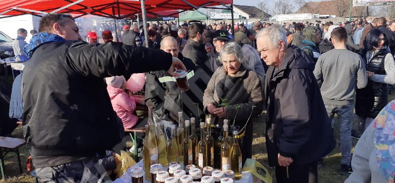 [FOTO-AUDIO] O nouă ediţie a Târgului de Primăvară a avut loc la Răcăşdia