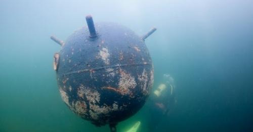 O echipă de scafandri deminori a distrus mina găsită în largul Mării Negre