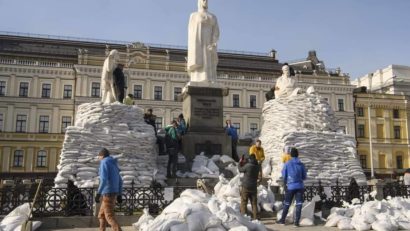 A 35-a zi de război: Statul Major al armatei ucrainene afirmă că trupele ruse se regrupează pentru a se concentra asupra estului ţării