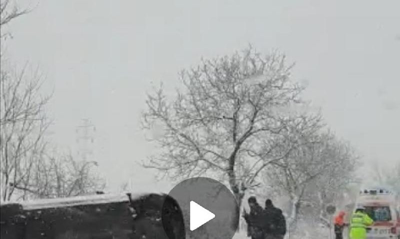 [VIDEO] Iarna nu se dă bătută! Accident mortal pe DN 58