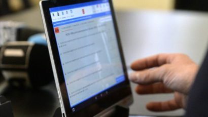 Centre de autorecenzare asistată pentru cărăşenii care nu sunt familiarizaţi cu internetul