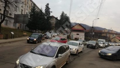 [FOTO-AUDIO] Trafic blocat în jurul școlilor