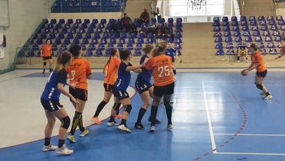 [AUDIO] Handbal feminin: Universitatea Reşiţa a pierdut duelul cu Arena Târgu Mureş